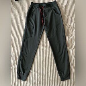 Figs Zamora jogger scrub pants in Bonsai.